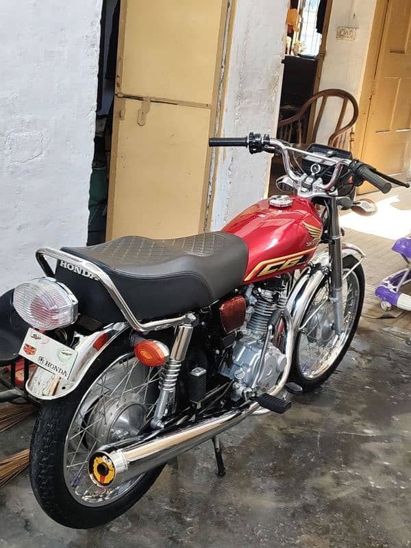 Honda 125 SE new condition 9