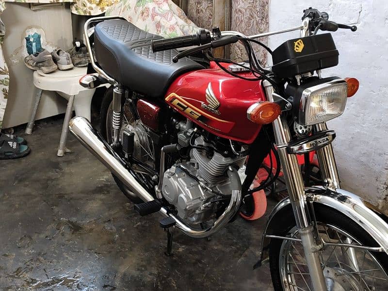 Honda 125 SE new condition 14