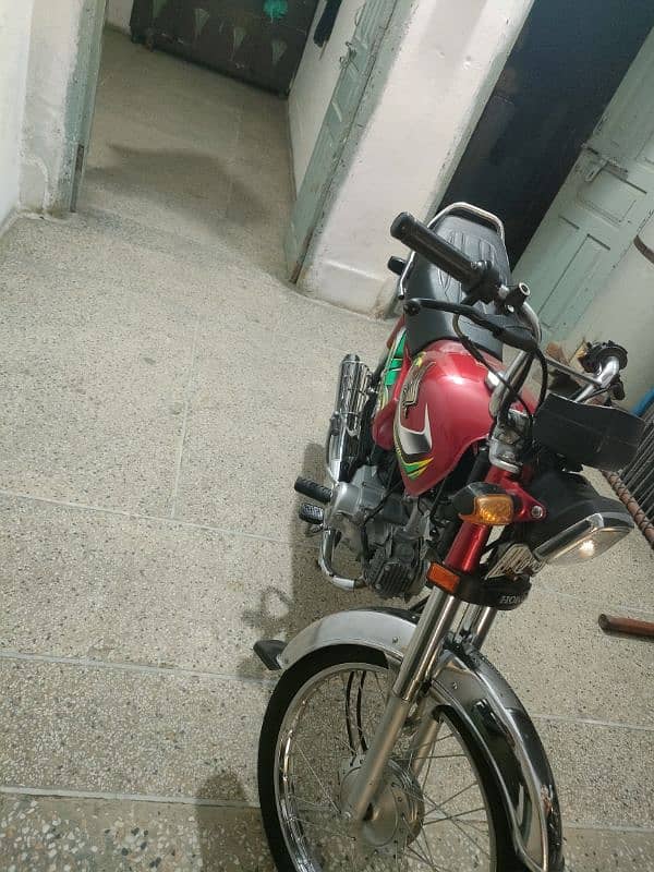 bike bilkul saf he is nbr p call krna plz,03,0,1,2,8,0,3,3,9,5 2