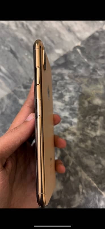 iPhone XS Max Gold Color PTA Approved 512 Memory 2