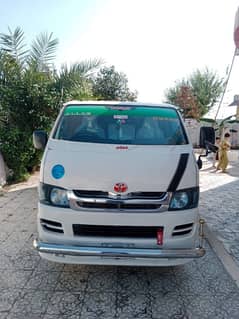 Toyota hiace 2011 Auto For sale urgent.