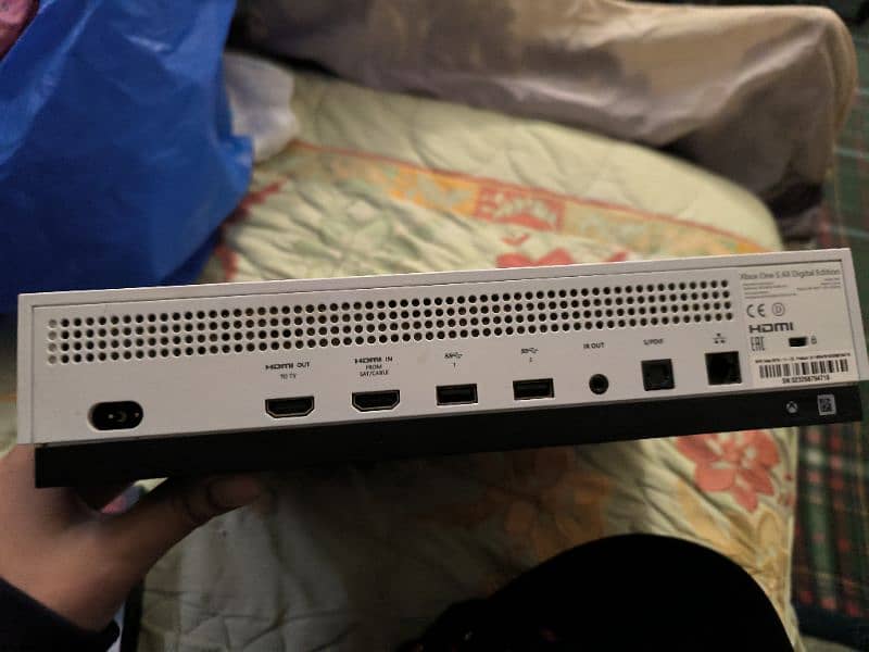 XBOX ONE S All digital Edition WITH GENUINE COTROLLER 6