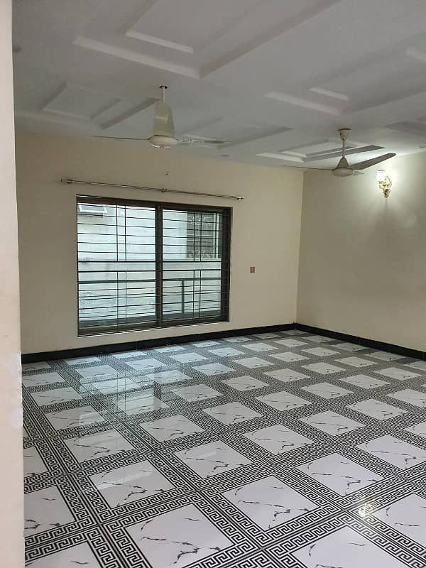 1 KANAL NEW HOUSE FOR SALE WITH REASONABLE PRICE AT THE HOT LOCATION OF PCSIR STAFF COLONY 10