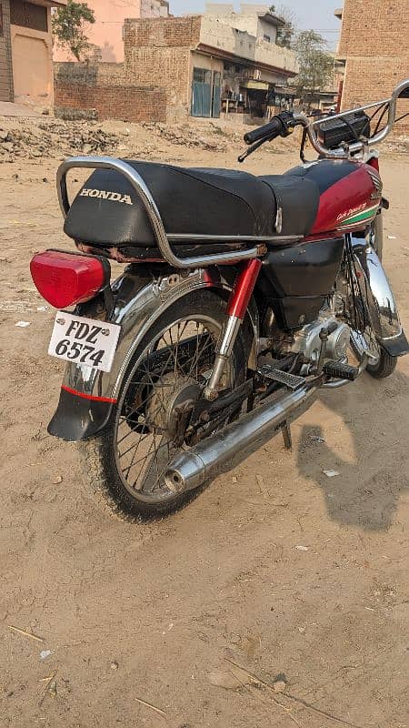 Honda CD 70 2002 Model 7