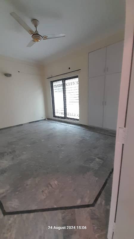 7.5 MARLA HOUSE FOR RENT AT JOHAR TOWN LAHORE 3