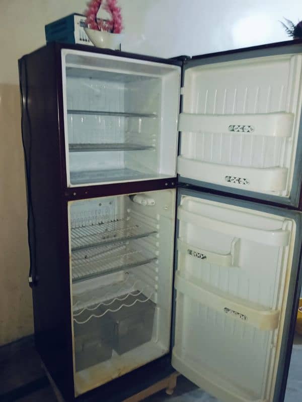 Orient Fridge. . Working 100%. New ley li hai isi liye ye sale kerni 4