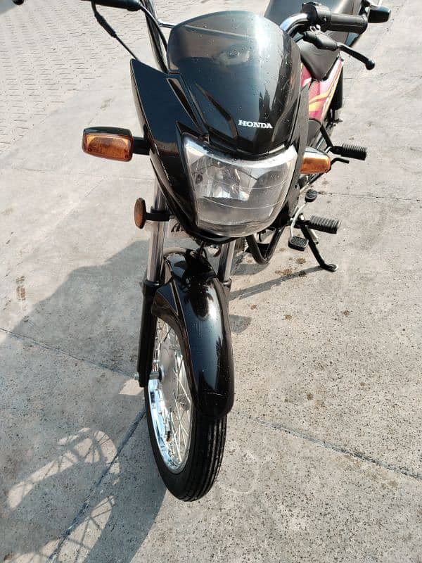 Honda Pridor black colour totally genion and fresh. 5