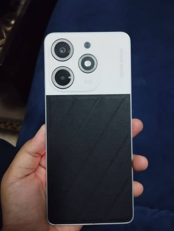 TEcno spark 10 pro leather edition 7