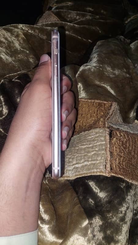 Aoa I am selling my iPhone 8 Plus pta approved 64gb  74 health 2