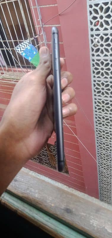 Iphone 8 plus 64 GB non PTA battery health 100 4