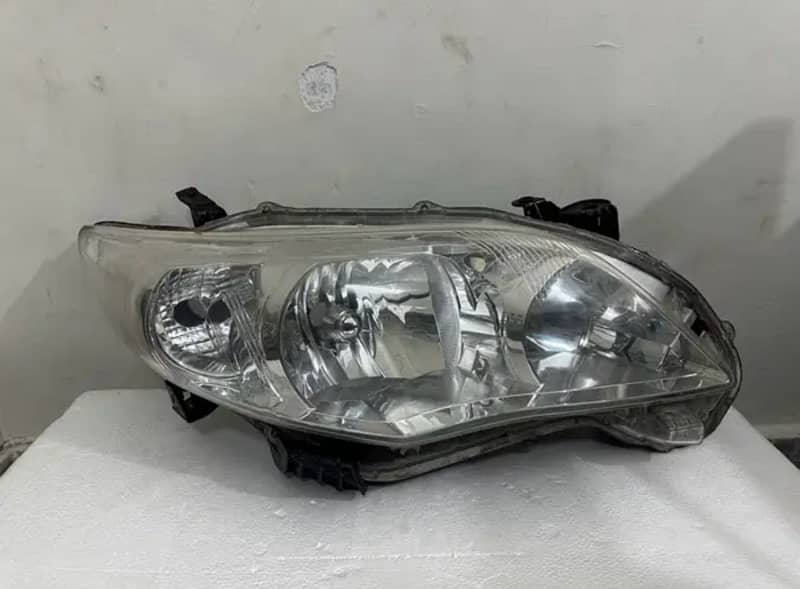 Toyota Corolla 2012 model HEADLIGHT 1