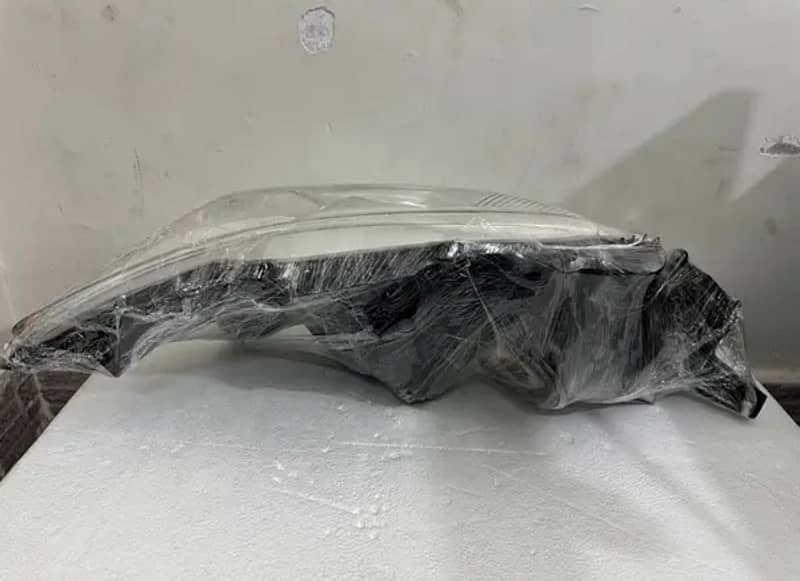 Toyota Corolla 2012 model HEADLIGHT 2