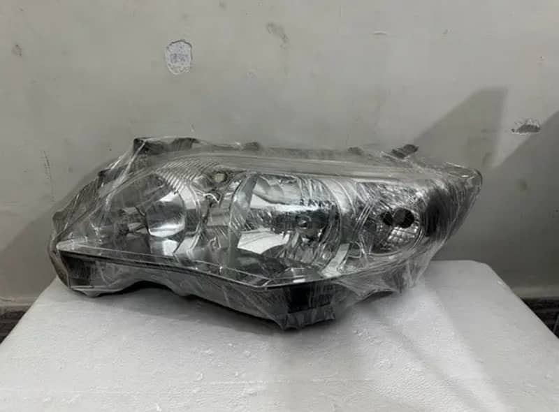 Toyota Corolla 2012 model HEADLIGHT 4