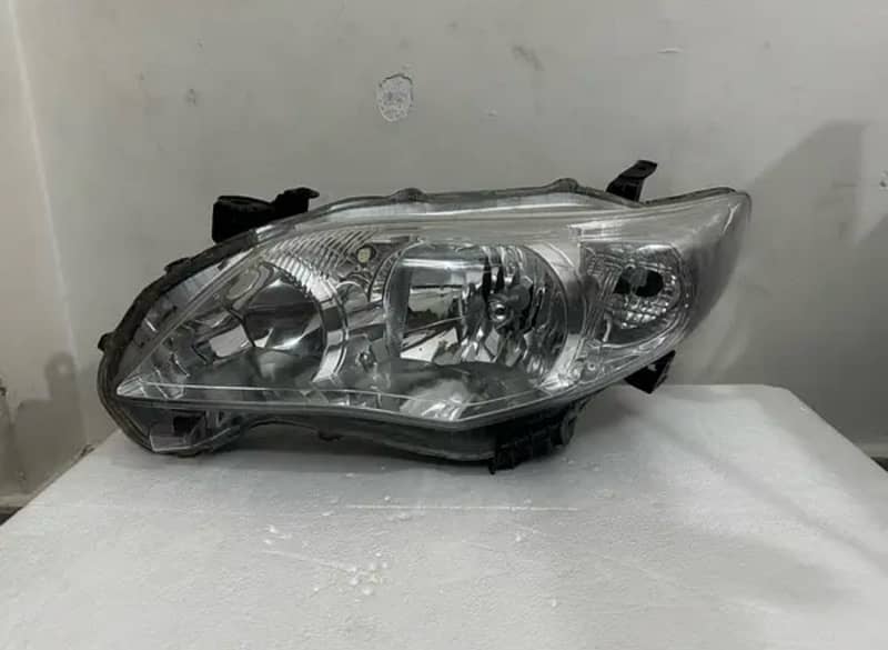 Toyota Corolla 2012 model HEADLIGHT 7