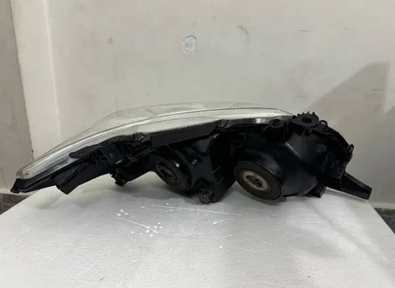 Toyota Corolla 2012 model HEADLIGHT 8