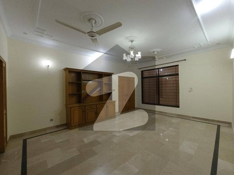 14 Marla upper portion for Rent in G13-3 4