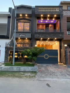 5 MARLA LUXURY BRAND NEW HOUSE FOR SALE C BLOCK FAISAL TOWN F-18 ISB