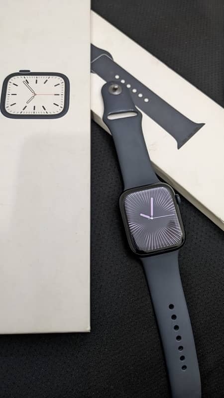 Apple Watch Series 7 (45mm) 1