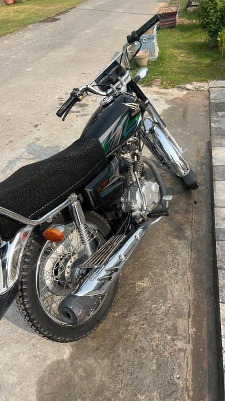 Honda cg 125 2023 model in good condition almost new 2