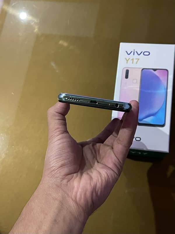 vivo y17. memory 8/256gb 2