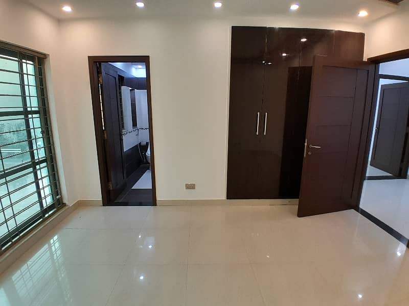 10 Marla House For Sale In DHA Phase-5 Block-L 25