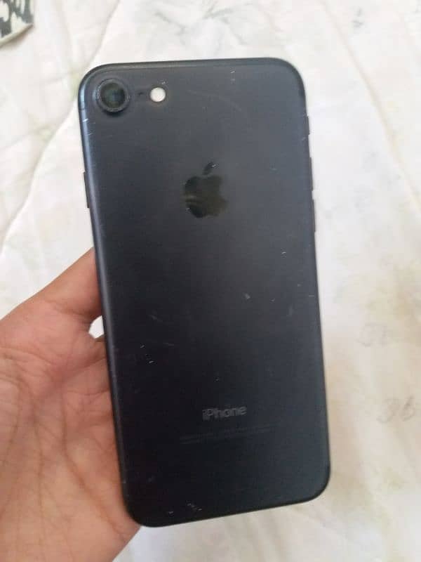 iPhone 7 32gb Non PTA Factory Unlocked 2