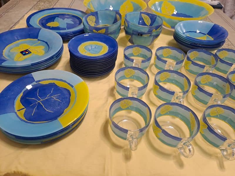 luminarc  dinner set at a reasonable price call on 03009000071 9