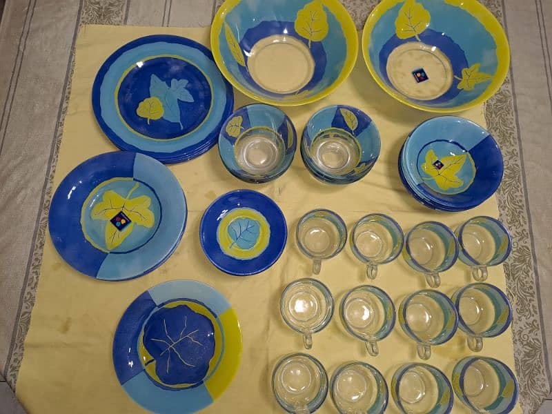 luminarc  dinner set at a reasonable price call on 03009000071 11