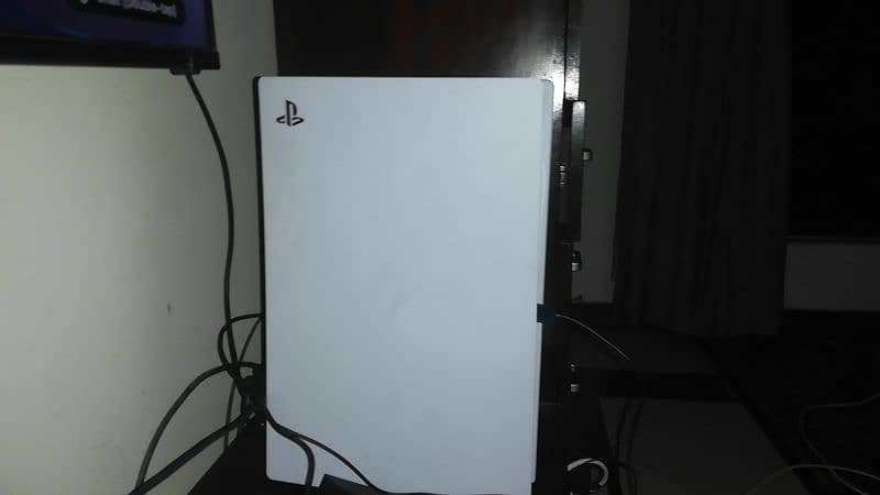 PS5 826 GB WITH BOX ONLY 10 DAYS NO LAG ALSO WITH 2 GAMES NFS HEAT- 1