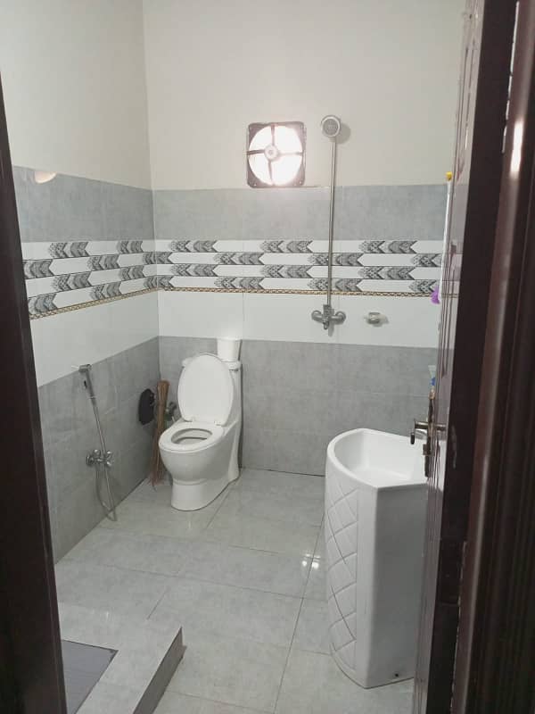 10 Marla Double Story House For Sale in Gulshan-e-Wahid colony Empress Road Multan 12