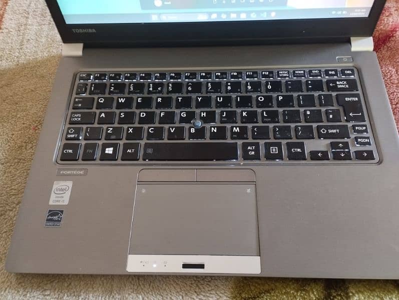 Toshiba portage z30a i5 4th gen  8gb ram 128gb ssd 4