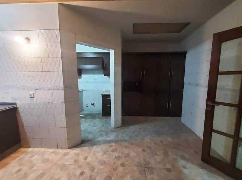 01 Kanal 2 Bed Rooms with Drawing Dinning Luxury Beautiful Lower Portion Available For Rent in DHA Phase 4 Lahore Cantt 8