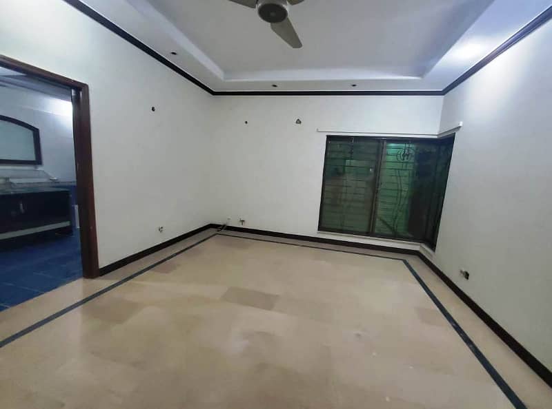 01 Kanal 2 Bed Rooms with Drawing Dinning Luxury Beautiful Lower Portion Available For Rent in DHA Phase 4 Lahore Cantt 21