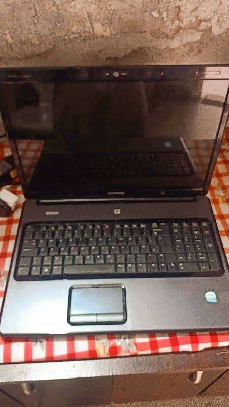 Compaq Presario A900 17.0 in / Pent. T2390 @ 1.86GHz / 4GB RAM / 500GB 1