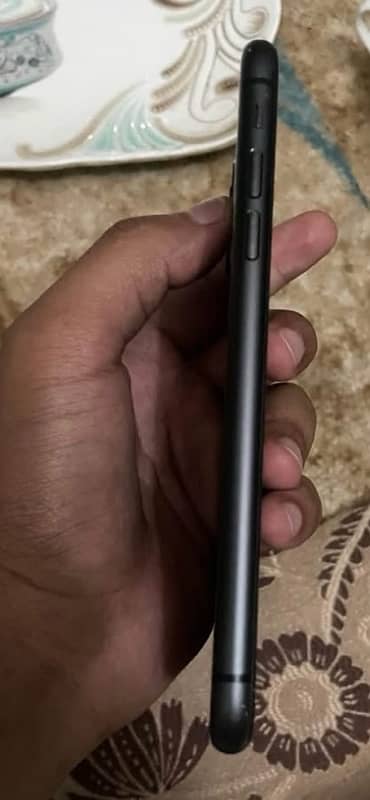 IPHONE11 JV 4MONTHS SIM WORKING LIKE NEW 2