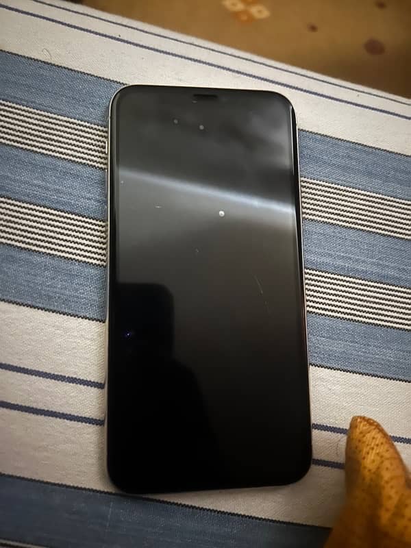 IPhone 11 pro Non PTA 2