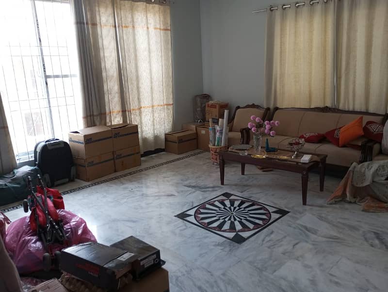 three bed dd 1st floor portion for rent inPIA society johar 13