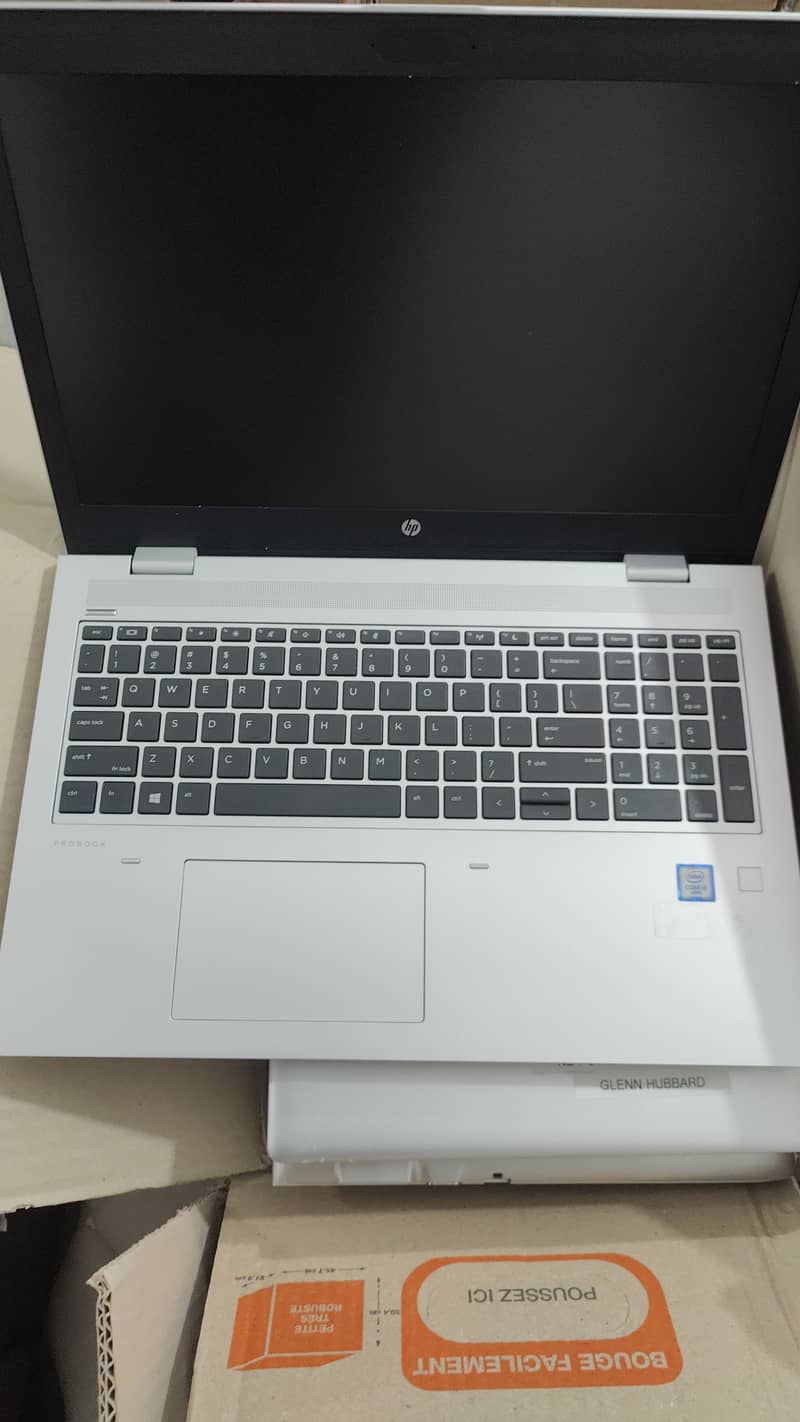 650 G5 core i5,8th gen 8/256+500 hdd , 15 inch screenm 0