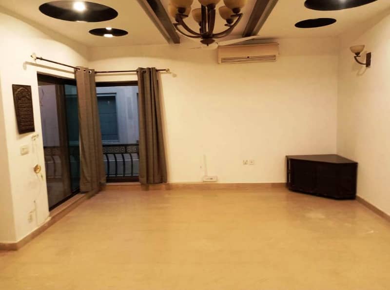 Separate Gate 01 Kanal 2 Bed Rooms with Drawing and Dinning Room Beautiful Upper Portion Available For Rent in DHA Phase 3 Lahore Cantt 0