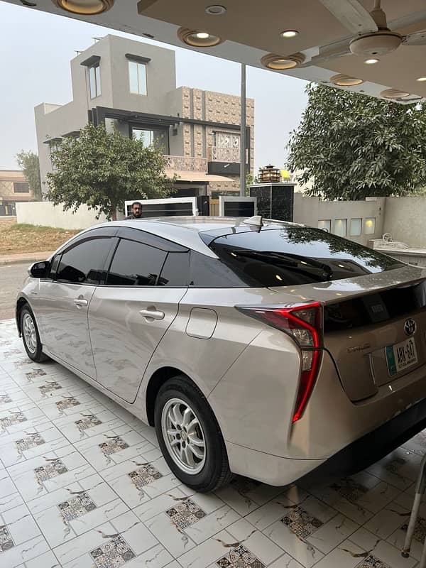 Toyota Prius 2016 9