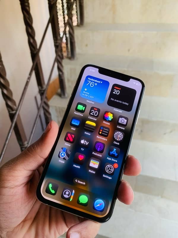 iPhone Xs 256Gb NON PTA FACTORY UNLOCK 1