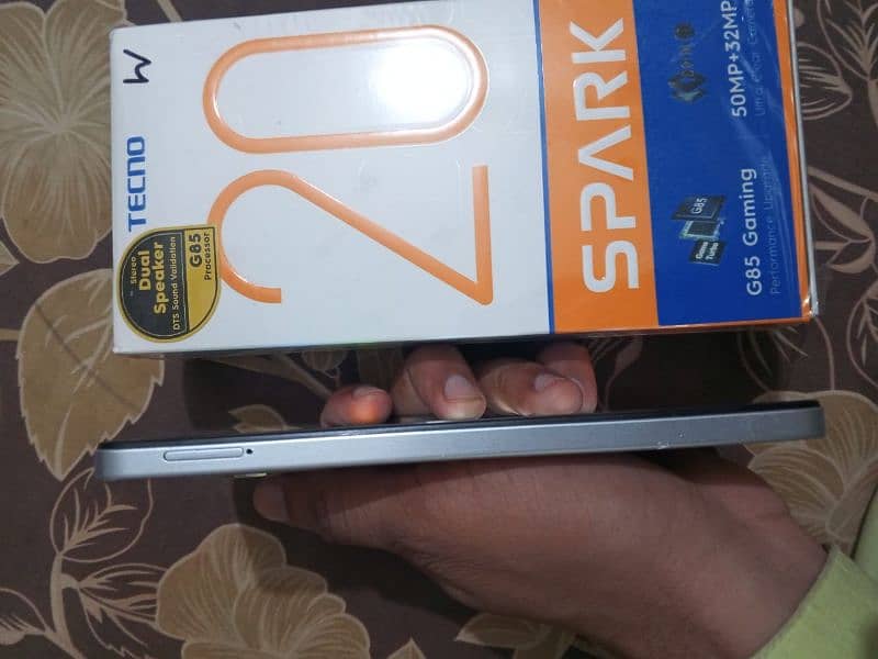 Tecno spark 20 4