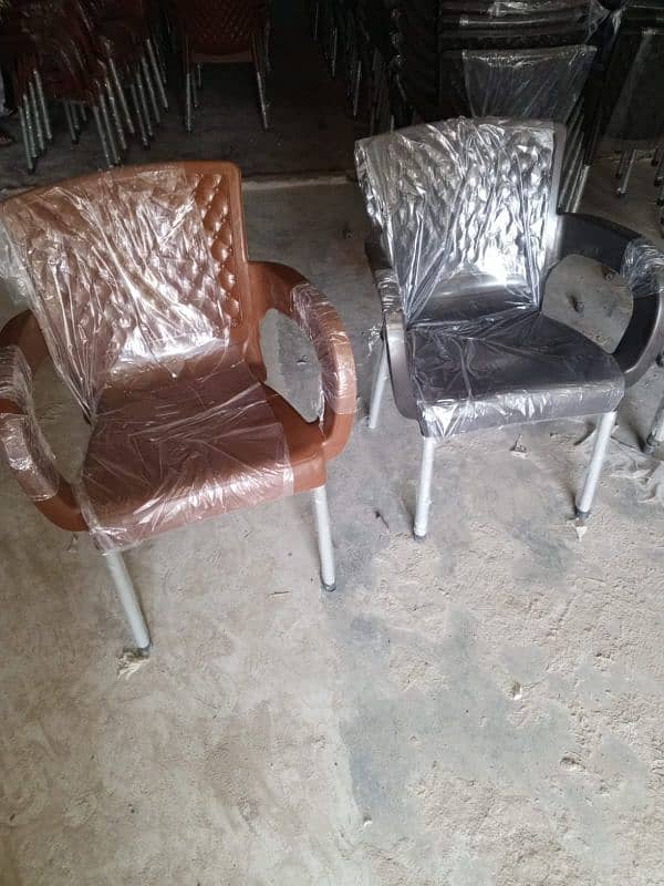 new best plastic chairs and tables 1