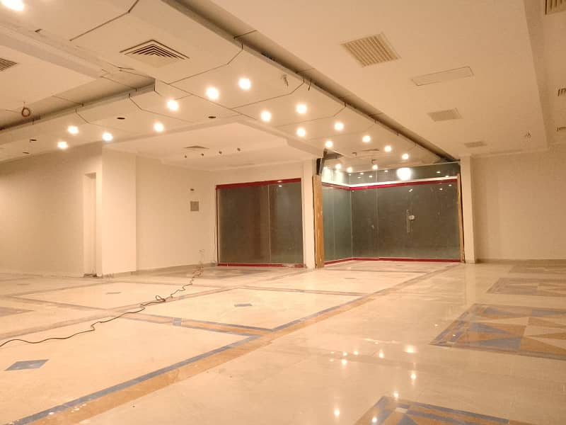 1300 Square Feet Commercial New Corporate OFFICE FOR RENT GULBERG 6