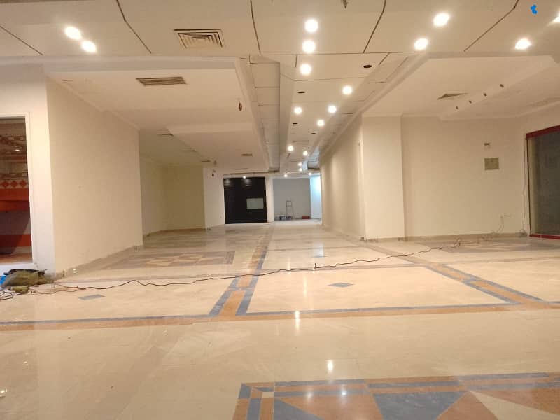 1300 Square Feet Commercial New Corporate OFFICE FOR RENT GULBERG 10