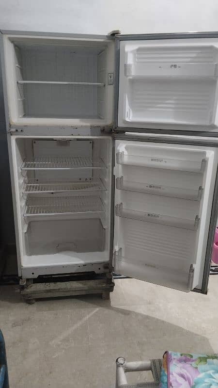 Dawlance refrigerator 12 CuFt 1