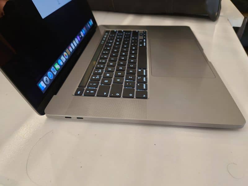 MacBook Pro 2019 16" 1