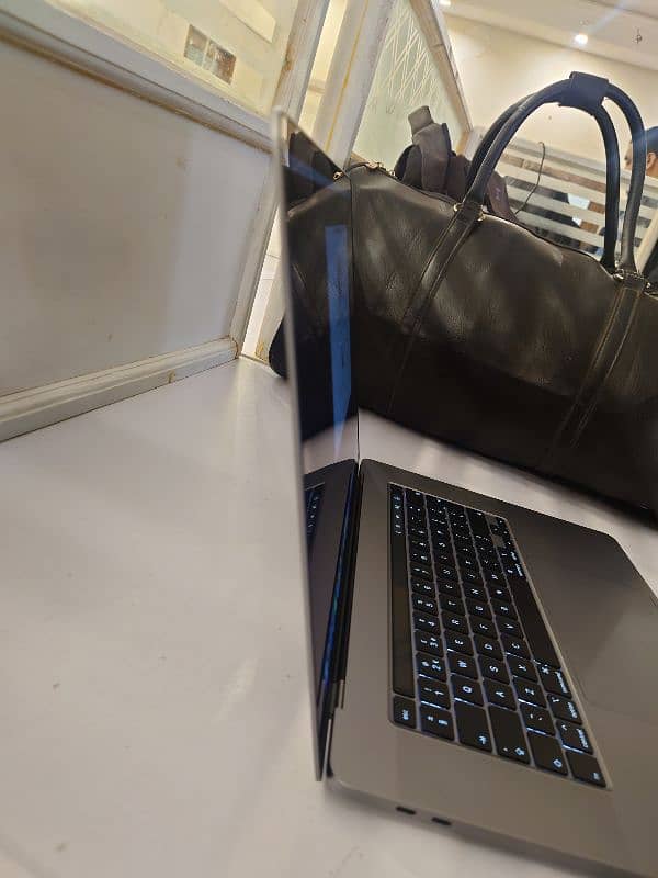 MacBook Pro 2019 16" 3