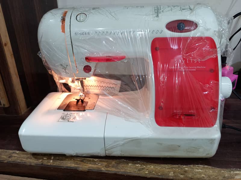 Singer Japanese Imported Sewing Machine 10/10 condition 1