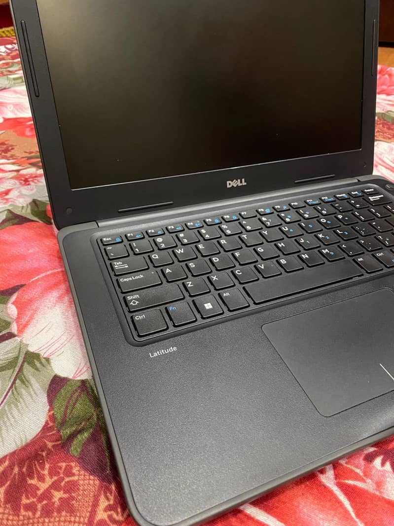 Dell Latitude 3380 | 250GB SSD | 8GB RAM | Core i5 7th Gen | 14″ FHD 1